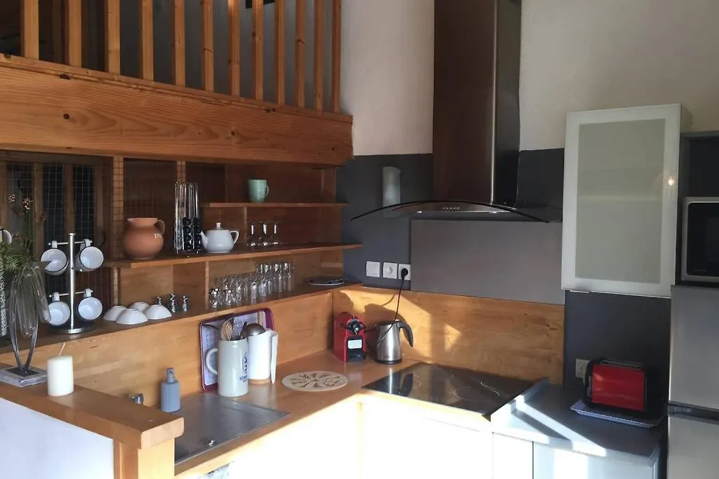 Appartement Duplex lumineux sur gde terrasse, parking, livebox à Entraigues-sur-la-Sorgue