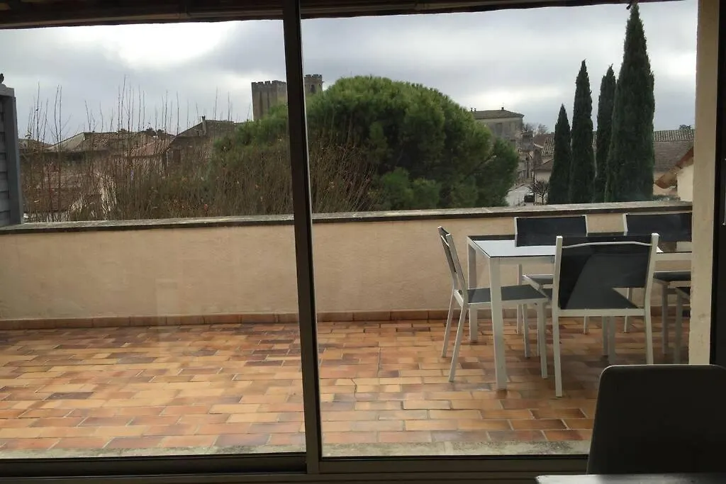 Appartement Duplex lumineux sur gde terrasse, parking, livebox à Entraigues-sur-la-Sorgue