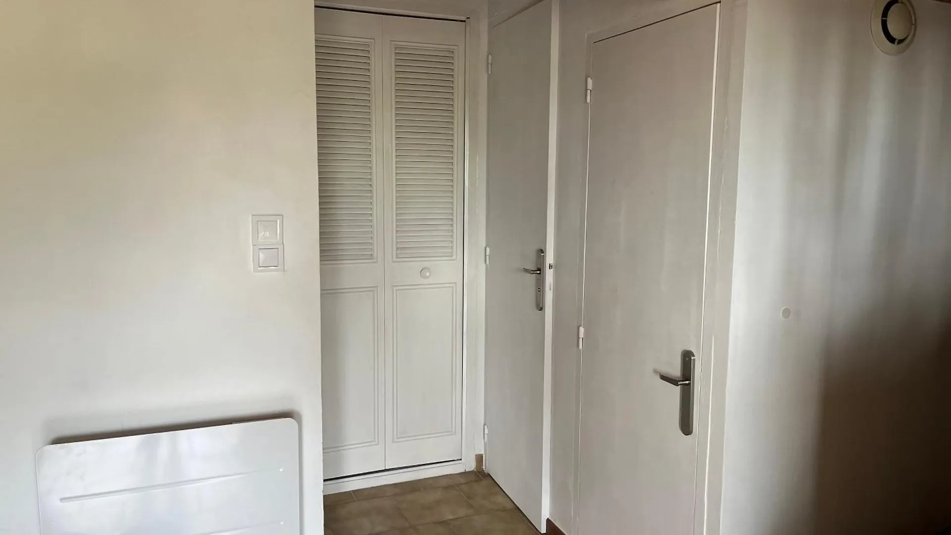 Appartement Duplex lumineux sur gde terrasse, parking, livebox à Entraigues-sur-la-Sorgue